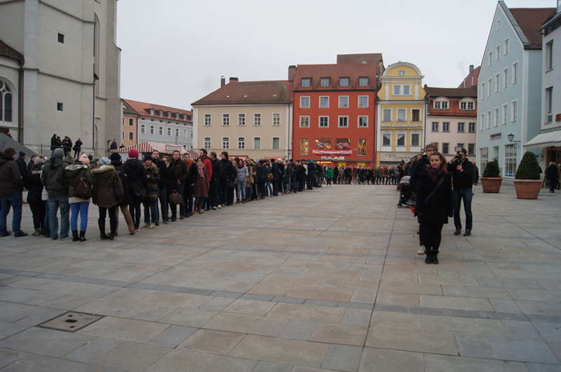 Fast 300 Teilnehmer wollen auf die Lage der Referendare in Bayern aufmerksam machen