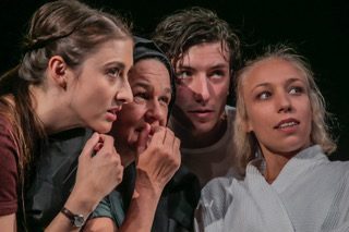 The Elephant in the Room: »Am Königsweg« im Theater Regensburg