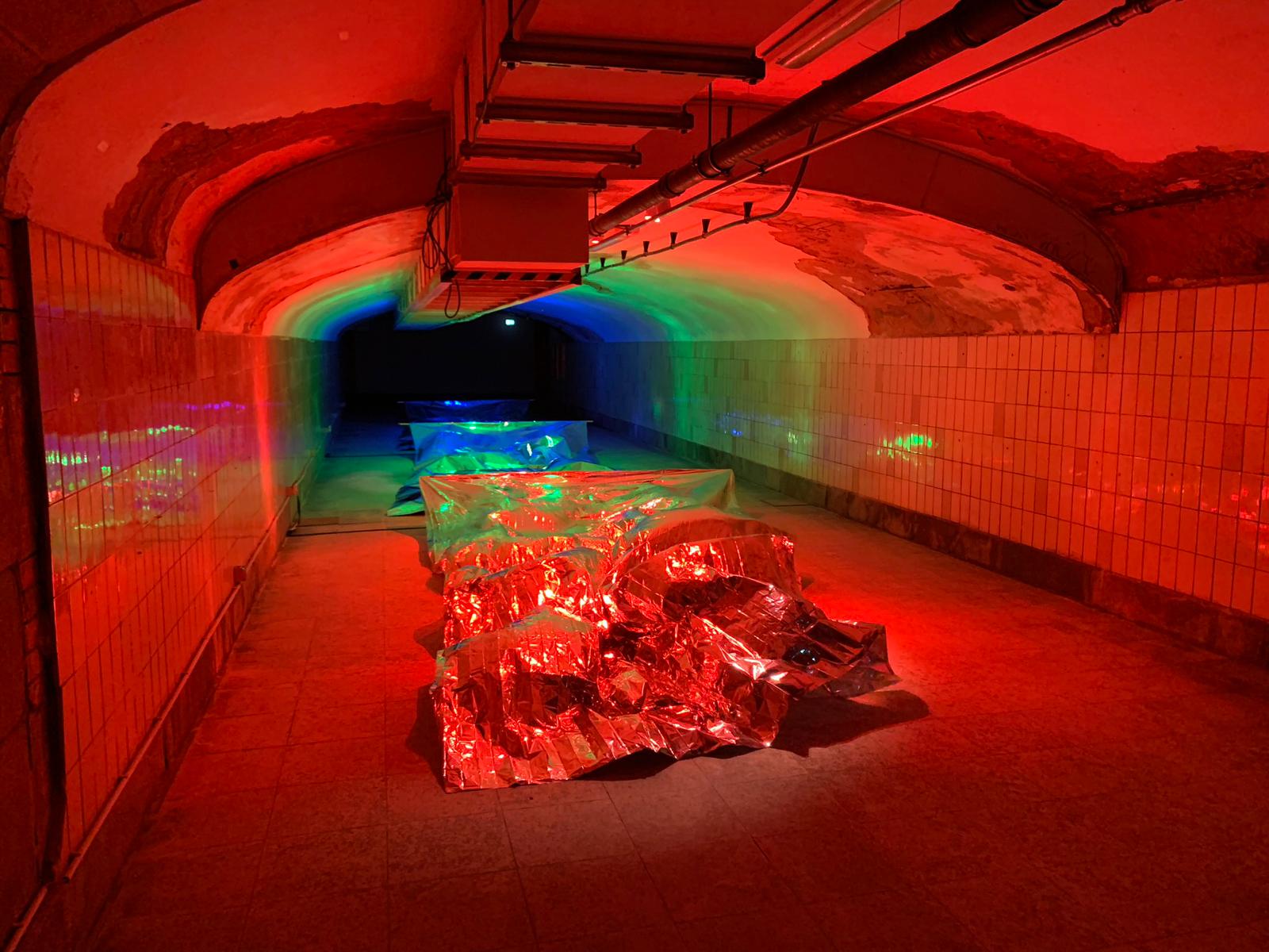 Besinnung im Bahnhof – »Spectrum Rafting« von Erik Mátrai im ARTLAB